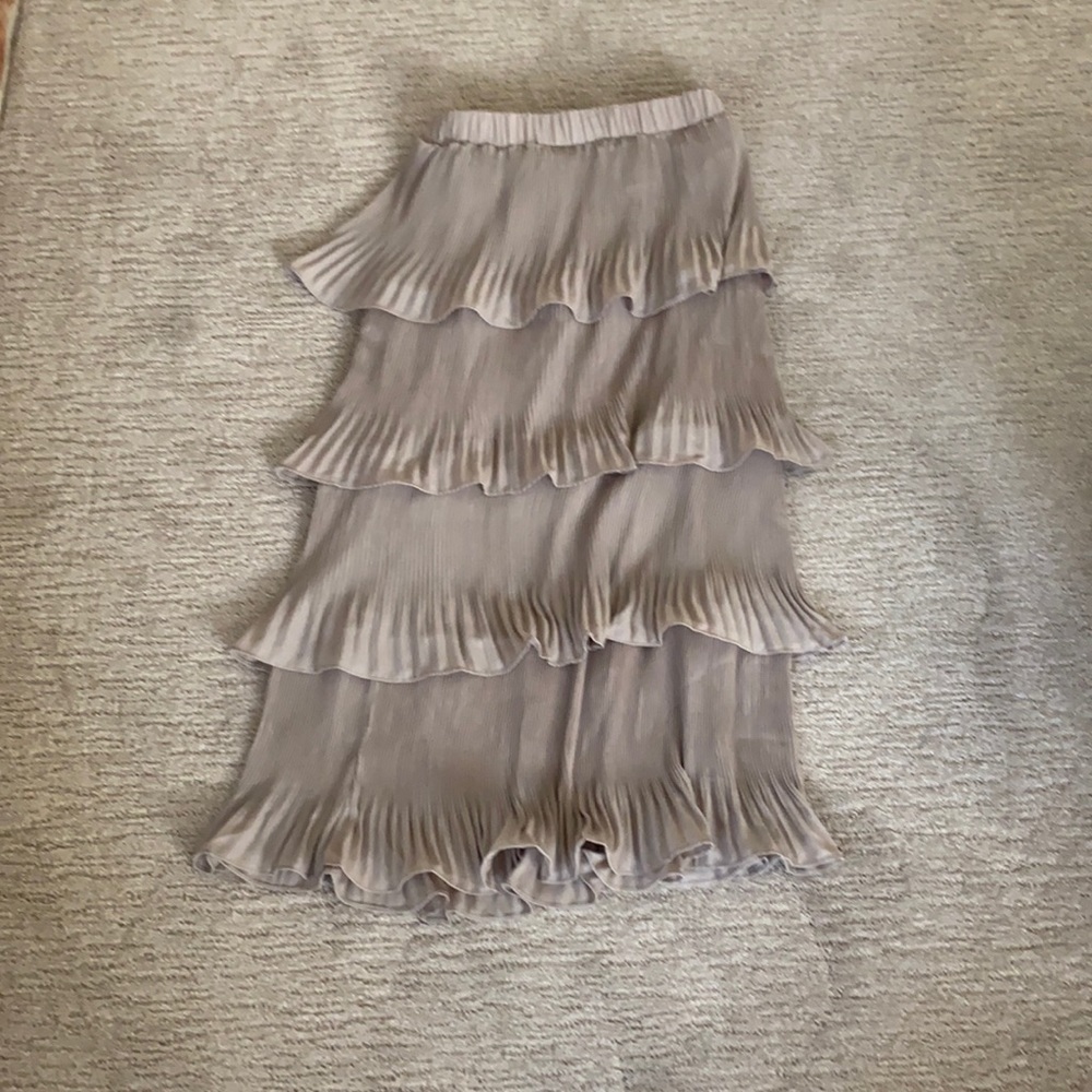 Gray midi skirt with ruffles